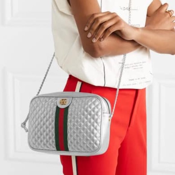 ❌SOLD❌ EUC Authentic Gucci Trapuntata Quilted Silver Crossbody Camera Bag - Picture 2 of 8